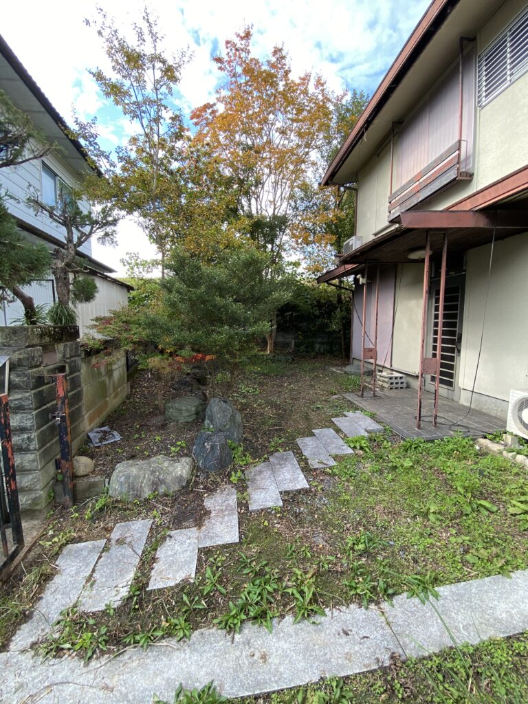 約3m幅の道路の突当りでなかなか売れずに困っていた